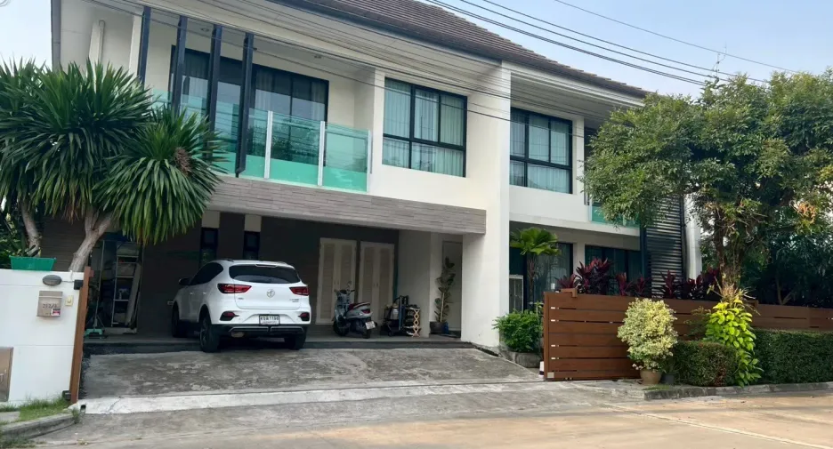For sale and for rent 4 bedrooms house in Prawet, Bangkok