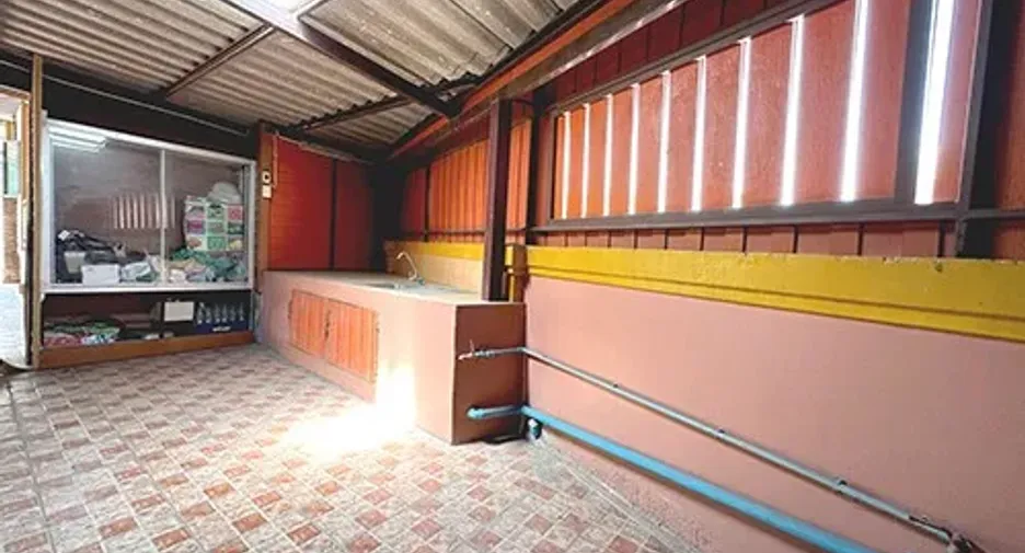 For sale 5 bedrooms house in Mueang Samut Prakan, Samut Prakan