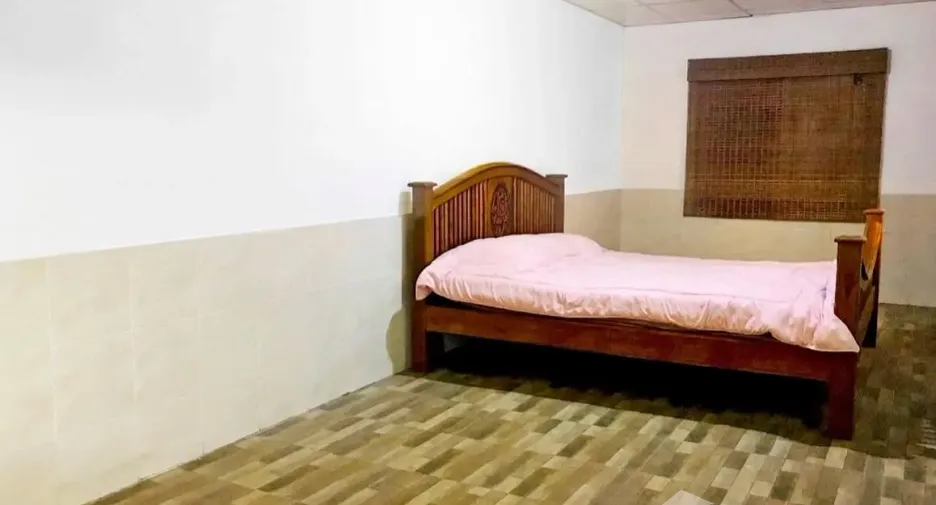 For sale 5 bedrooms house in Mueang Samut Prakan, Samut Prakan