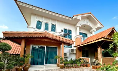 For sale 5 bedrooms house in Mueang Samut Prakan, Samut Prakan
