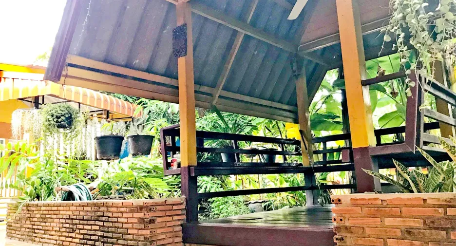 For sale 5 bedrooms house in Mueang Samut Prakan, Samut Prakan