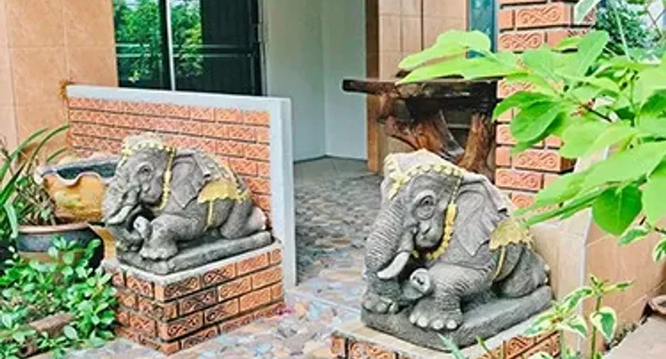 For sale 5 bedrooms house in Mueang Samut Prakan, Samut Prakan