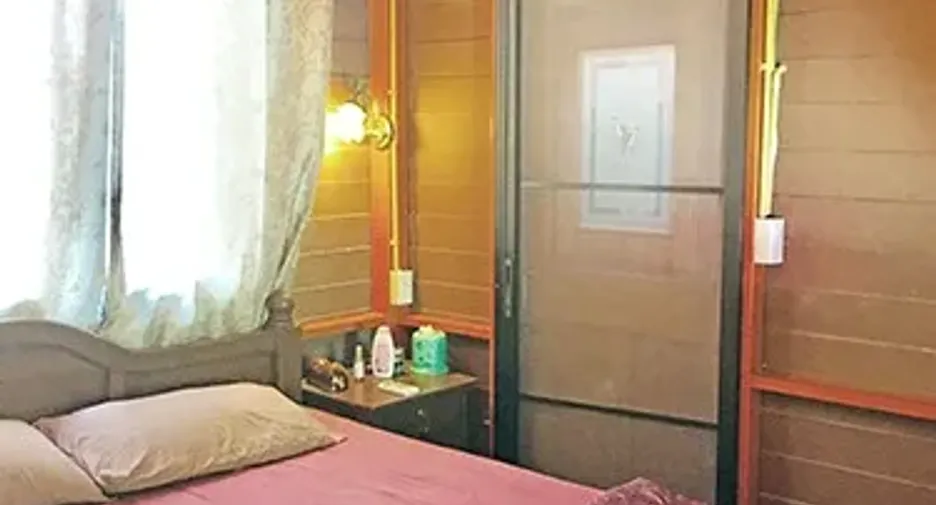 For sale 5 bedrooms house in Mueang Samut Prakan, Samut Prakan