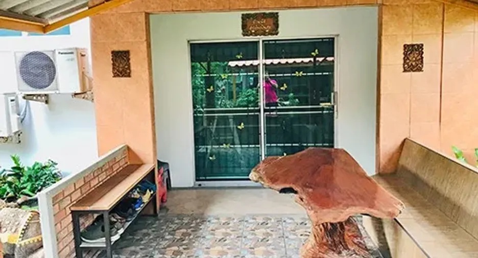 For sale 5 bedrooms house in Mueang Samut Prakan, Samut Prakan