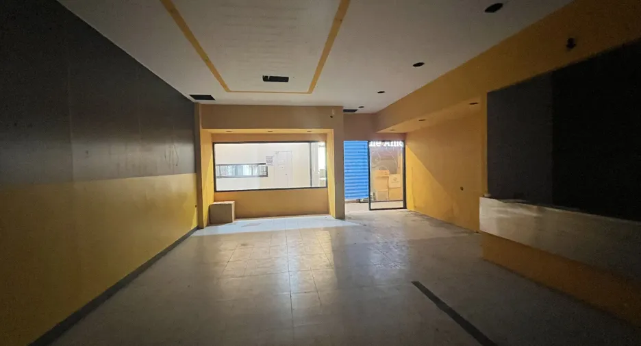 For rent retail Space in Watthana, Bangkok
