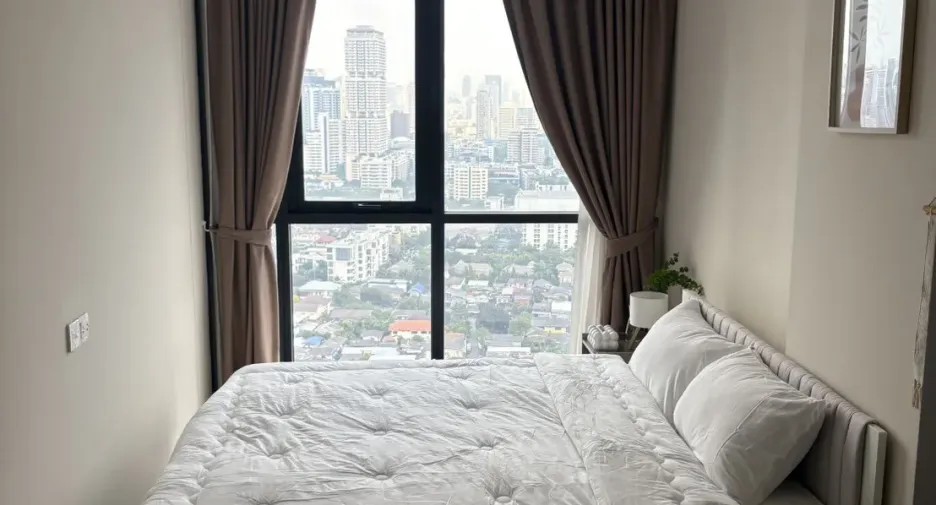 For sale 1 bed condo in Khlong Toei, Bangkok