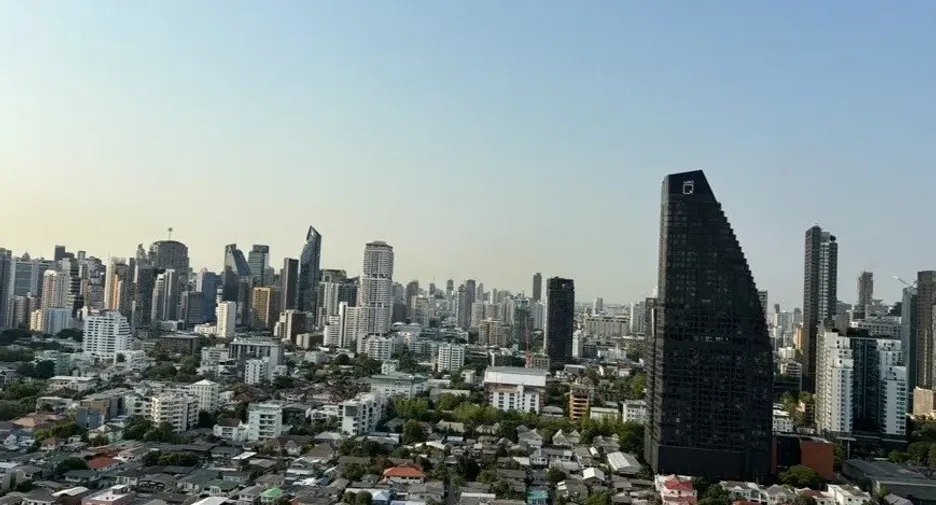 For sale 1 bed condo in Khlong Toei, Bangkok