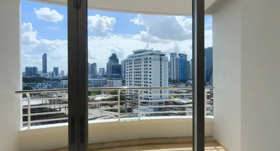 For rent 2 ベッドルーム condo in Sathon, Bangkok