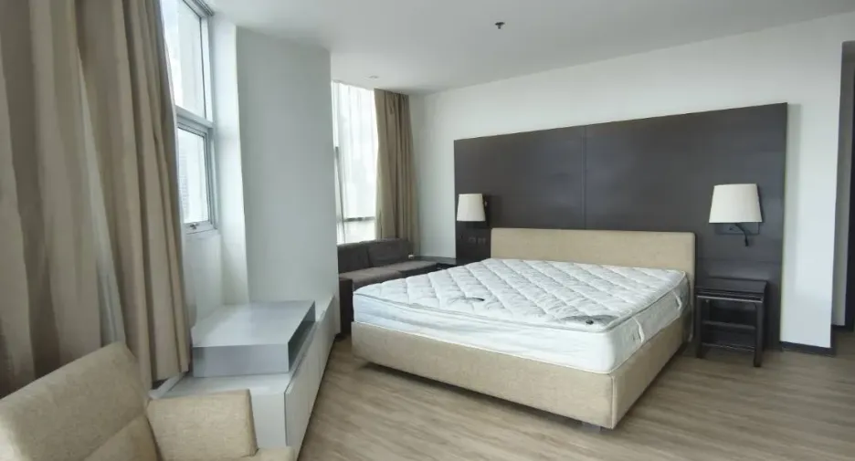 For rent 2 ベッドルーム condo in Sathon, Bangkok