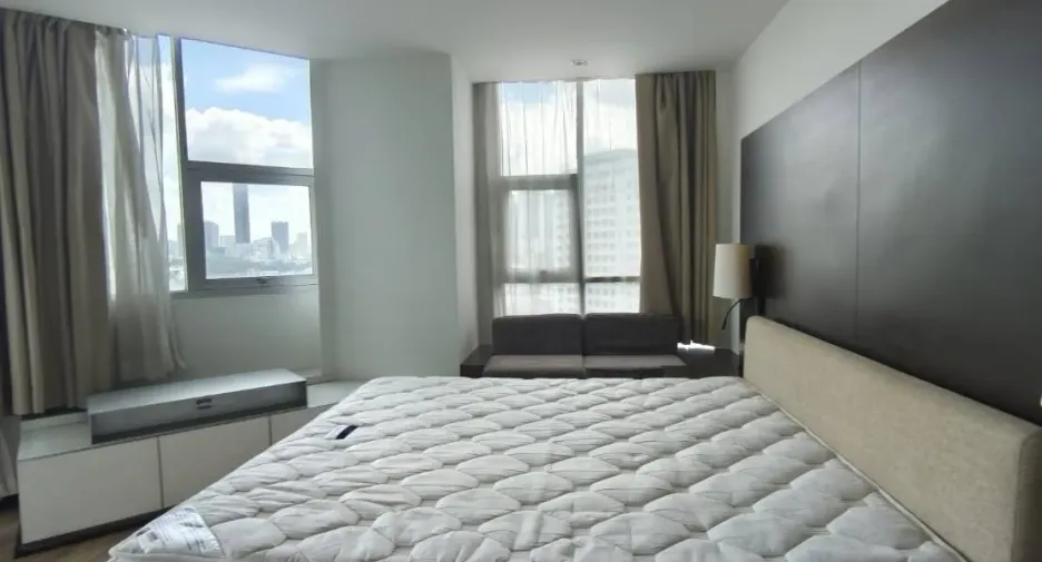 For rent 2 ベッドルーム condo in Sathon, Bangkok