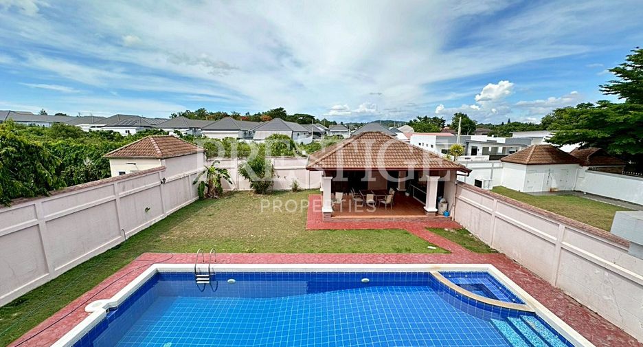 For rent and for sale 4 bedrooms house in Bang Lamung, Chonburi