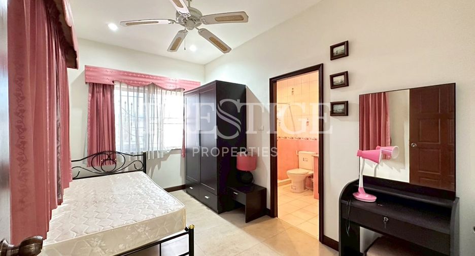 For rent and for sale 4 bedrooms house in Bang Lamung, Chonburi
