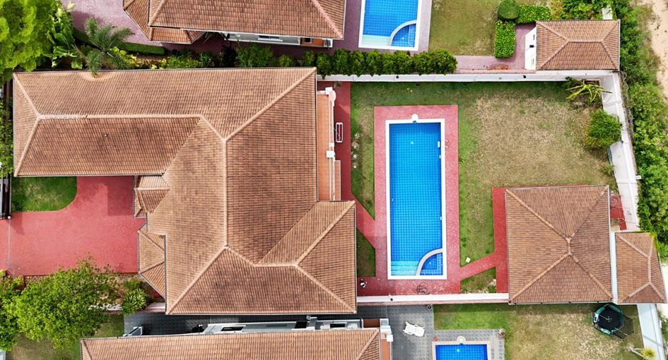 For sale and for rent 4 bedrooms house in East Pattaya, Pattaya