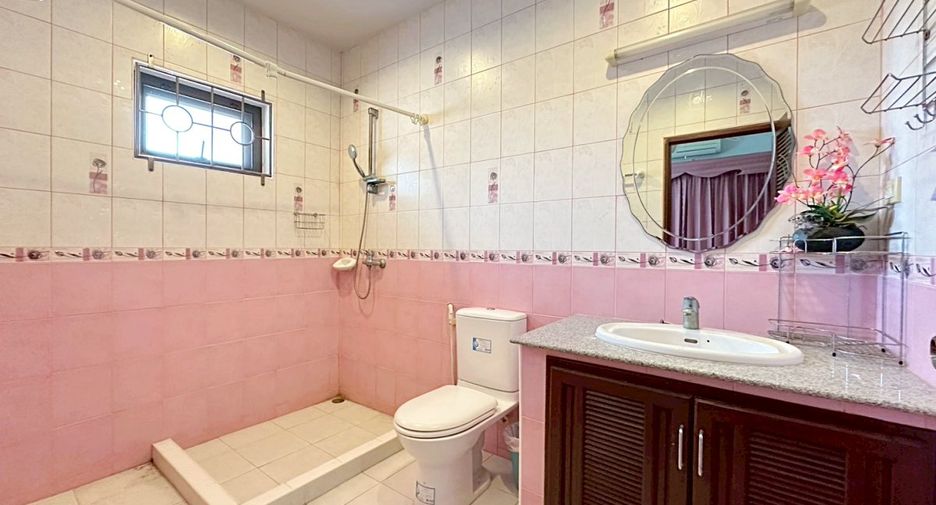 For sale and for rent 4 bedrooms house in East Pattaya, Pattaya