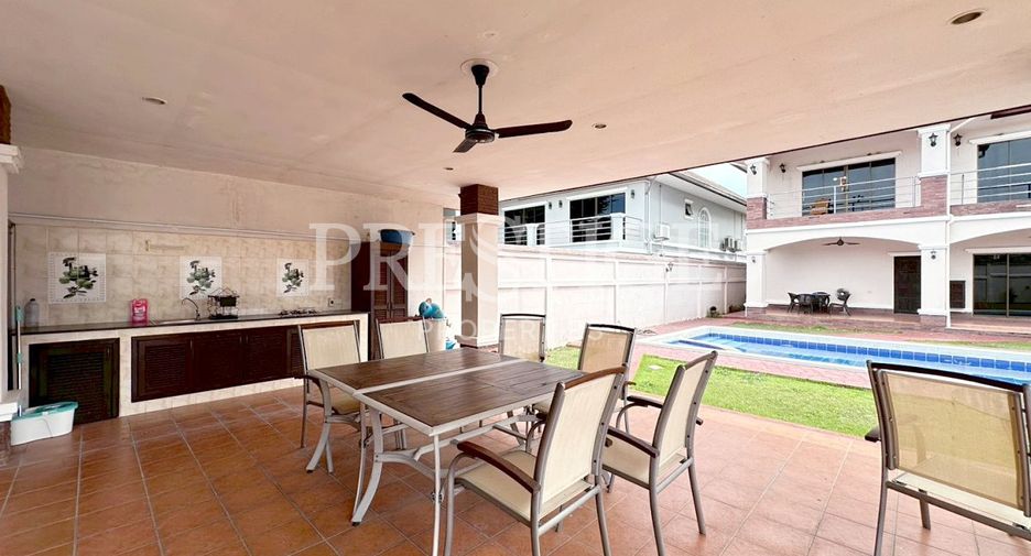 For rent and for sale 4 bedrooms house in Bang Lamung, Chonburi