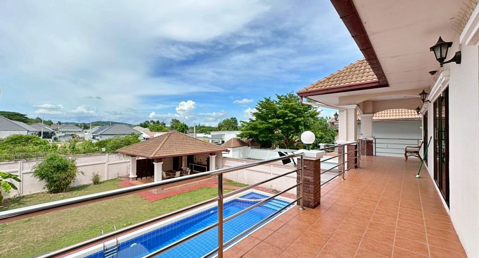 For sale and for rent 4 bedrooms house in East Pattaya, Pattaya