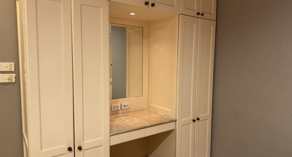 For sale 1 bed condo in Sathon, Bangkok