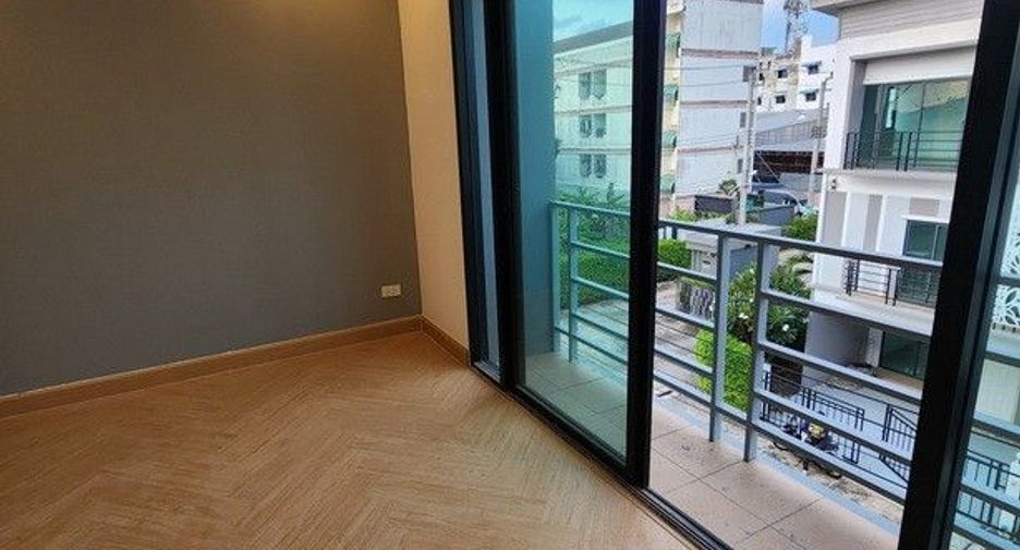 For sale and for rent 3 bedrooms townhouse in Sai Mai, Bangkok