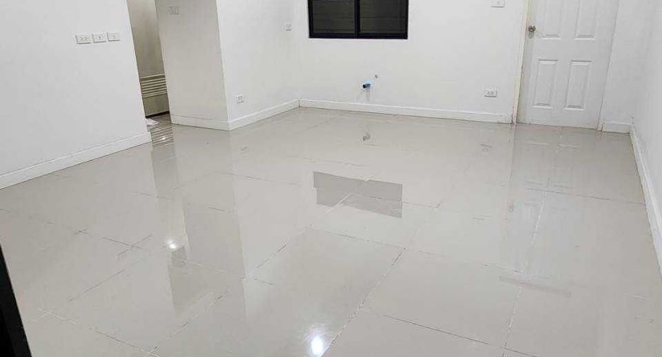 For sale and for rent 3 bedrooms townhouse in Sai Mai, Bangkok
