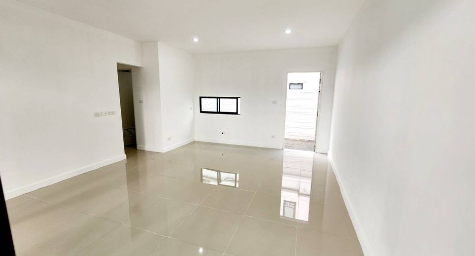 For sale and for rent 3 bedrooms townhouse in Sai Mai, Bangkok
