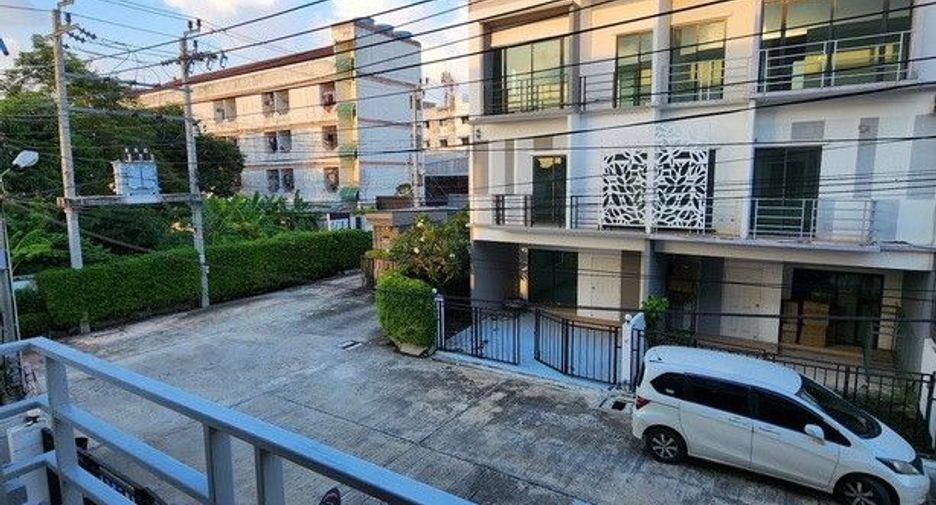 For sale and for rent 3 bedrooms townhouse in Sai Mai, Bangkok