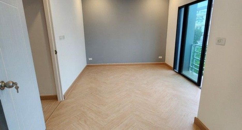 For sale and for rent 3 bedrooms townhouse in Sai Mai, Bangkok