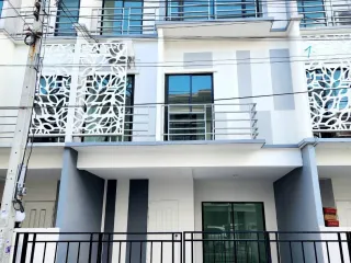 出售 和 出租 3 卧室 联排别墅 在 Sai Mai, 曼谷