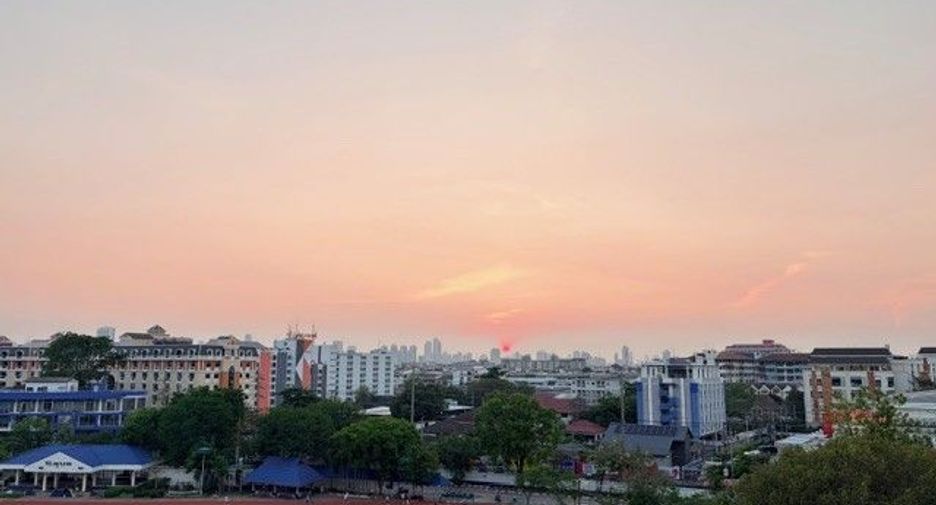 For sale 1 bed condo in Bang Kapi, Bangkok
