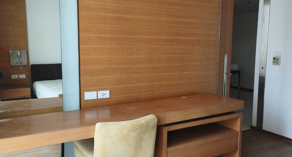For rent 1 bed condo in Sathon, Bangkok