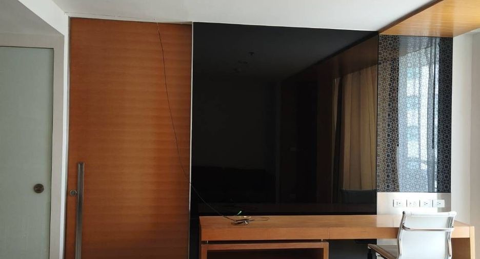 For rent 1 bed condo in Sathon, Bangkok