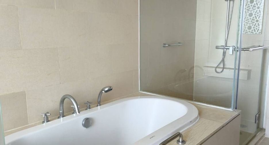 For rent 1 bed condo in Sathon, Bangkok