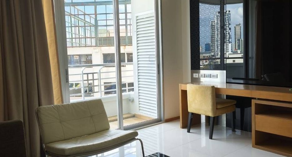For rent 1 bed condo in Sathon, Bangkok