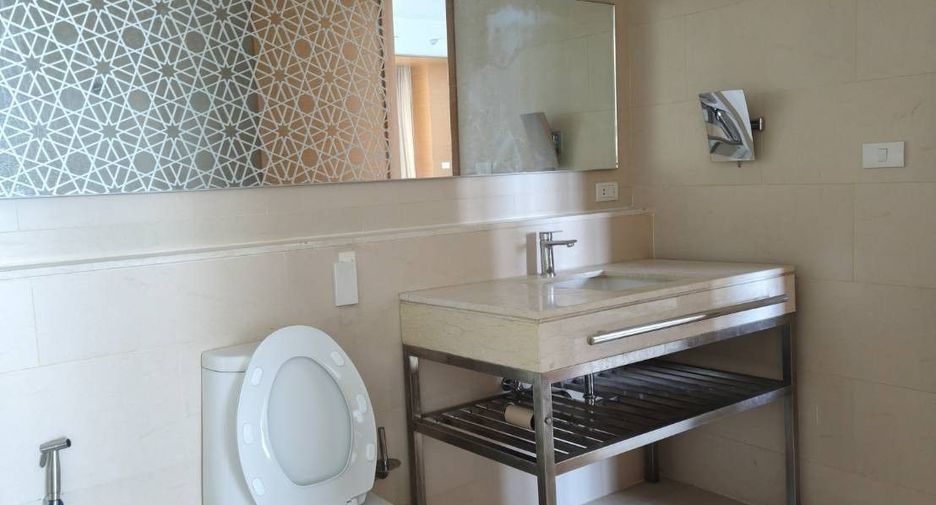 For rent 1 bed condo in Sathon, Bangkok