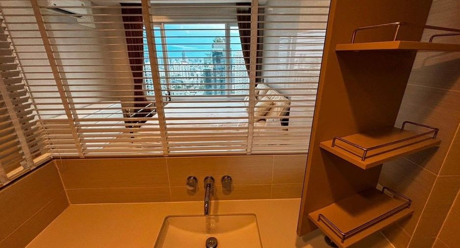 For rent 1 bed condo in Khlong Toei, Bangkok
