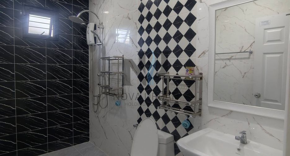 For rent 3 bedrooms house in East Pattaya, Pattaya