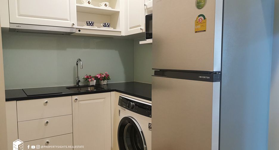 For rent 2 bedrooms condo in Watthana, Bangkok