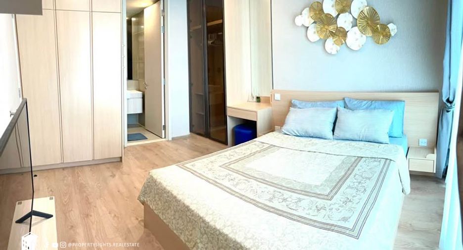 For rent 2 bedrooms condo in Watthana, Bangkok