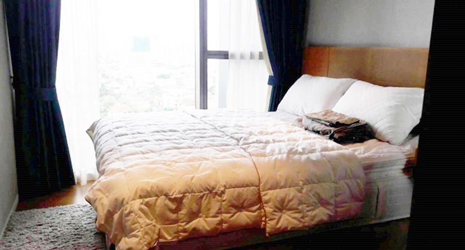 For rent 3 bedrooms condo in Sathon, Bangkok