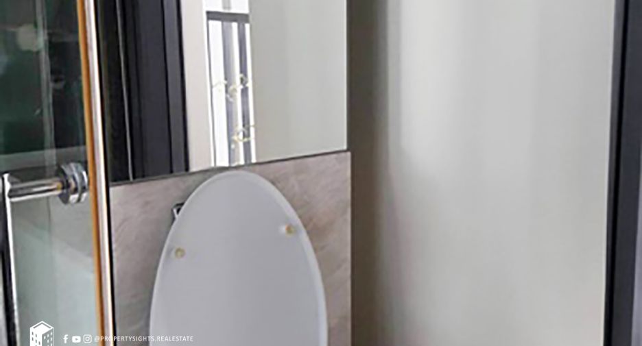 For rent 3 bedrooms condo in Sathon, Bangkok