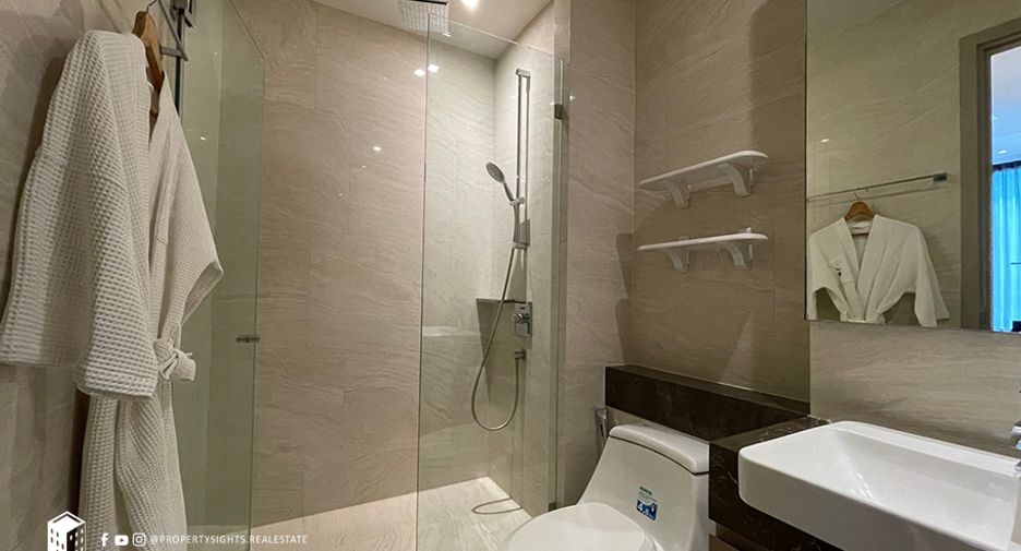 Condo en alquiler de 2 habitaciones en Bang Rak, Bangkok