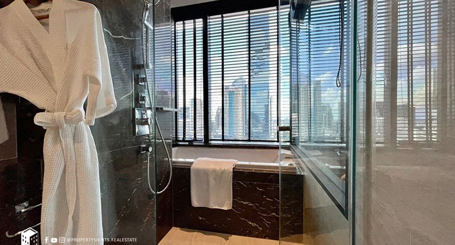 Condo en alquiler de 2 habitaciones en Bang Rak, Bangkok