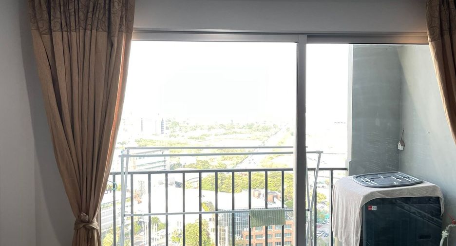 For rent 2 bedrooms condo in Huai Khwang, Bangkok