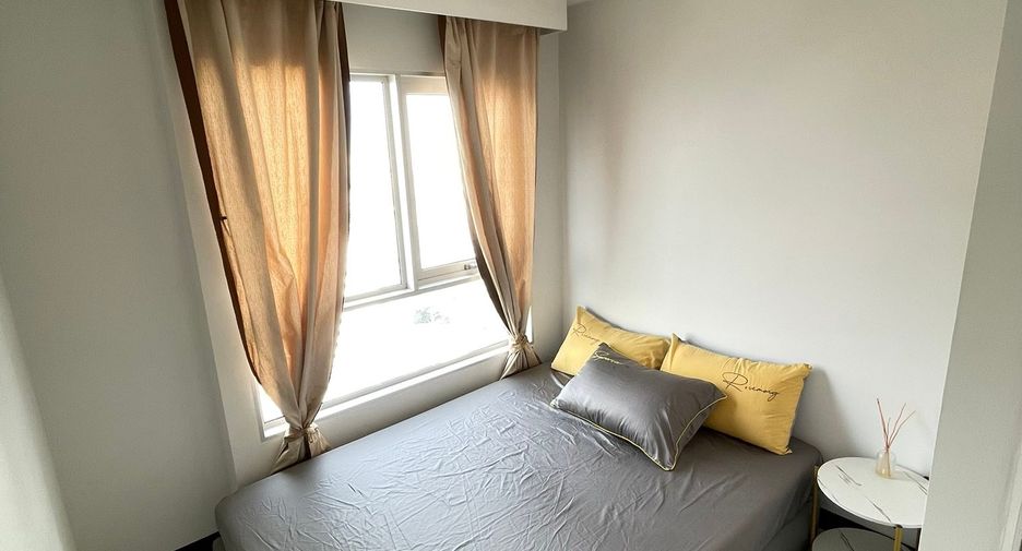 For rent 2 bedrooms condo in Huai Khwang, Bangkok