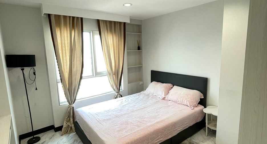 For rent 2 bedrooms condo in Huai Khwang, Bangkok