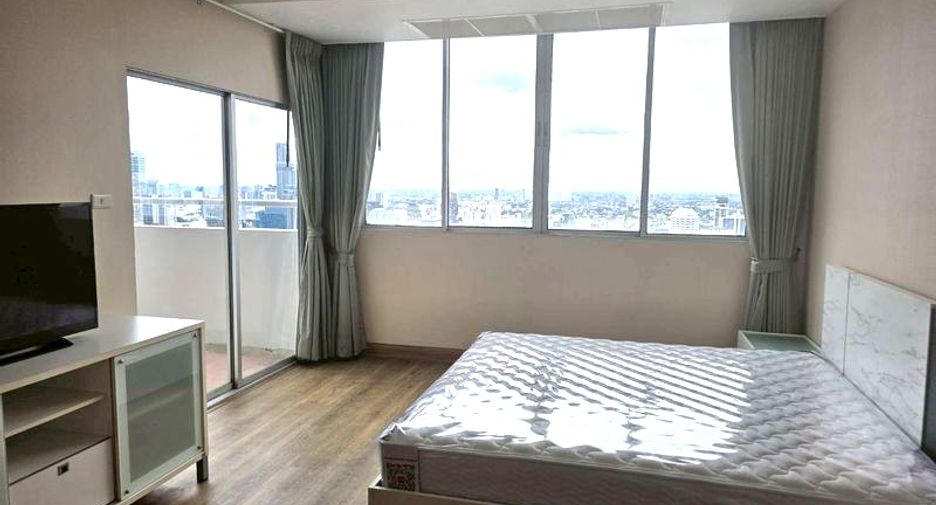 Wohnung zur Miete mit 3 Zimmer in Khlong Toei, Bangkok