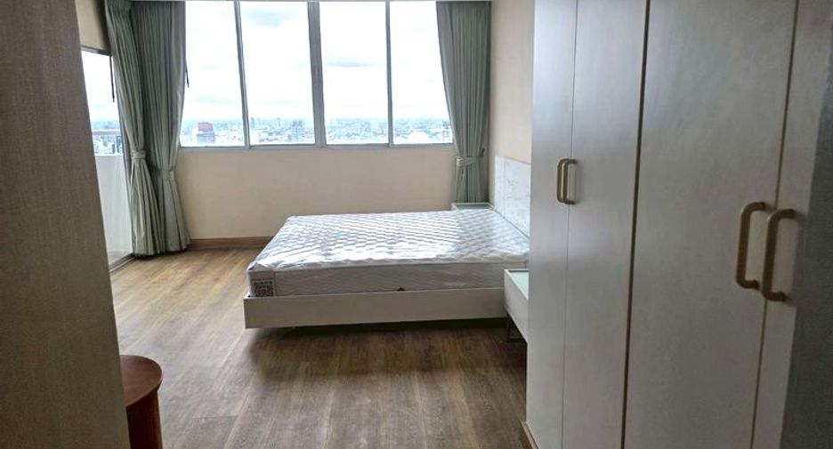 Wohnung zur Miete mit 3 Zimmer in Khlong Toei, Bangkok
