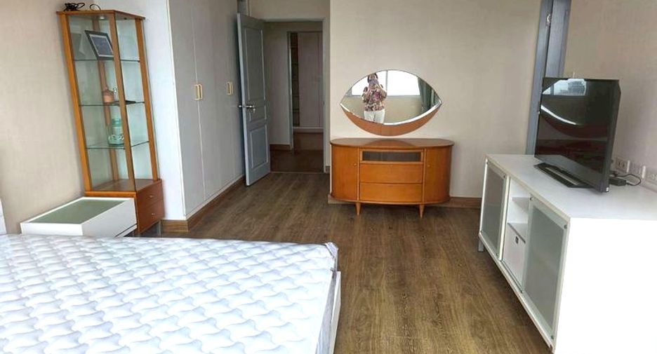 Wohnung zur Miete mit 3 Zimmer in Khlong Toei, Bangkok