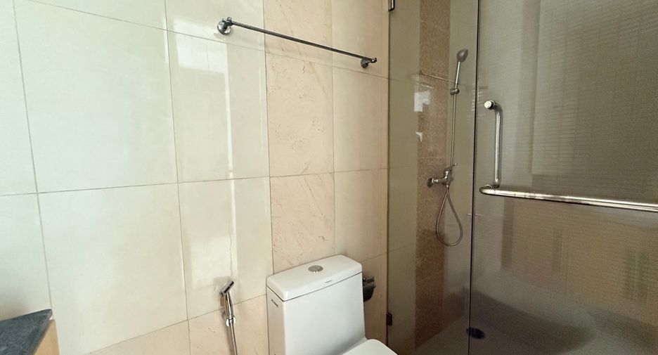 ขาย 2 ห้องนอน คอนโด ใน คลองเตย, กรุงเทพฯ