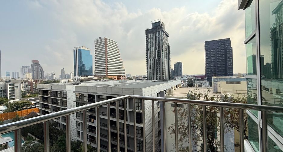 ขาย 2 ห้องนอน คอนโด ใน คลองเตย, กรุงเทพฯ