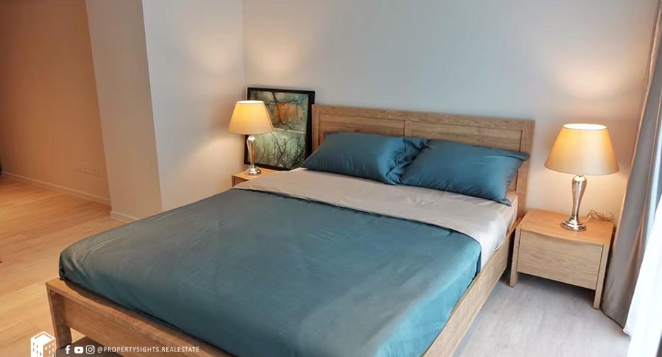 For rent 2 bedrooms condo in Sathon, Bangkok